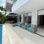Amplio y cómodo apto para 6 a Max 12 personas con piscina privada en Laguna Club